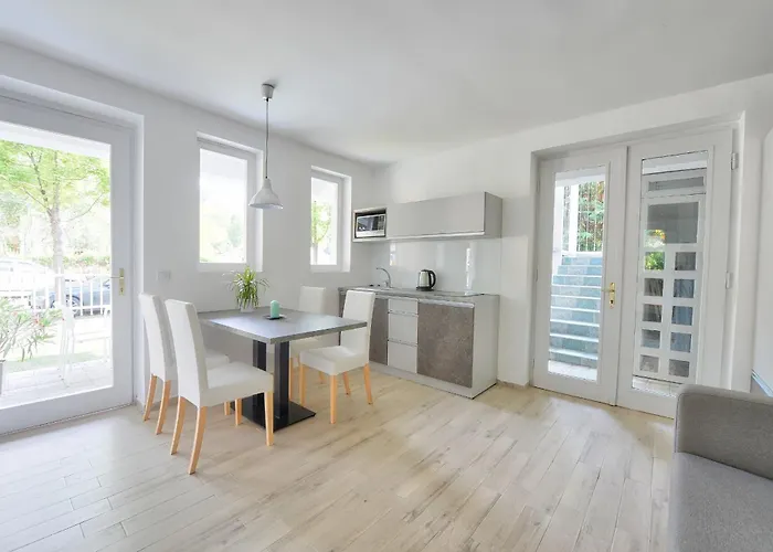 Oliver 3 アパート